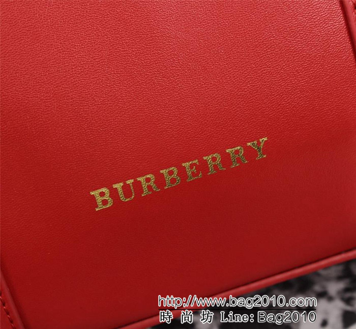 BURBERRY巴寶莉 經典款 巴寶莉專用格子布配臻選光滑小牛皮枕頭包 39141  Bhq1027